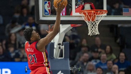 开云体育官网-得分赛季新高！米西9中8高效拿下18分13板3助4帽 4前场板