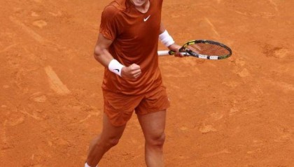 开云体育中国-张奔斗：鲁内爆冷德约，你死我活，却也双向奔赴