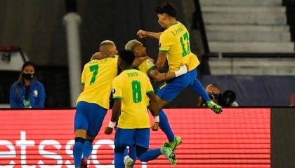 开云体育在线-帕奎塔上场就进球 热苏斯染红 10人巴西守住1比0