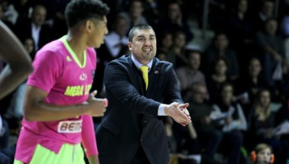 开云体育入口-约基奇恩师空降金州 为培养怀斯曼勇士操碎了心