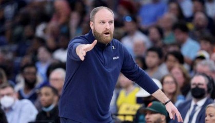 开云体育官网-主场罚球少16次！灰熊主帅大骂裁判：吹得太离谱！