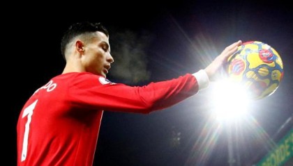 切尔西应当签下逼抢垫底全欧的C罗吗？