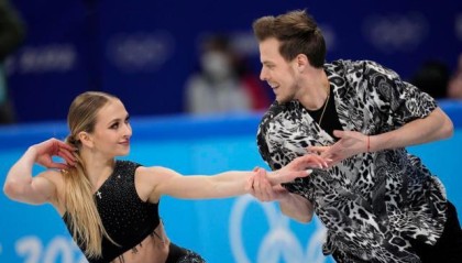 开云体育官网-法国冰舞王牌征服俄劲敌：看他们比赛是我们的荣幸