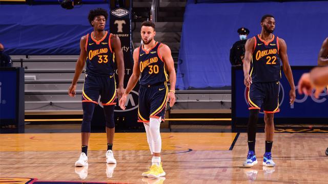 1640359422515044401.jpg Curry_S_Wiseman_J_Getty_1230792763.jpg